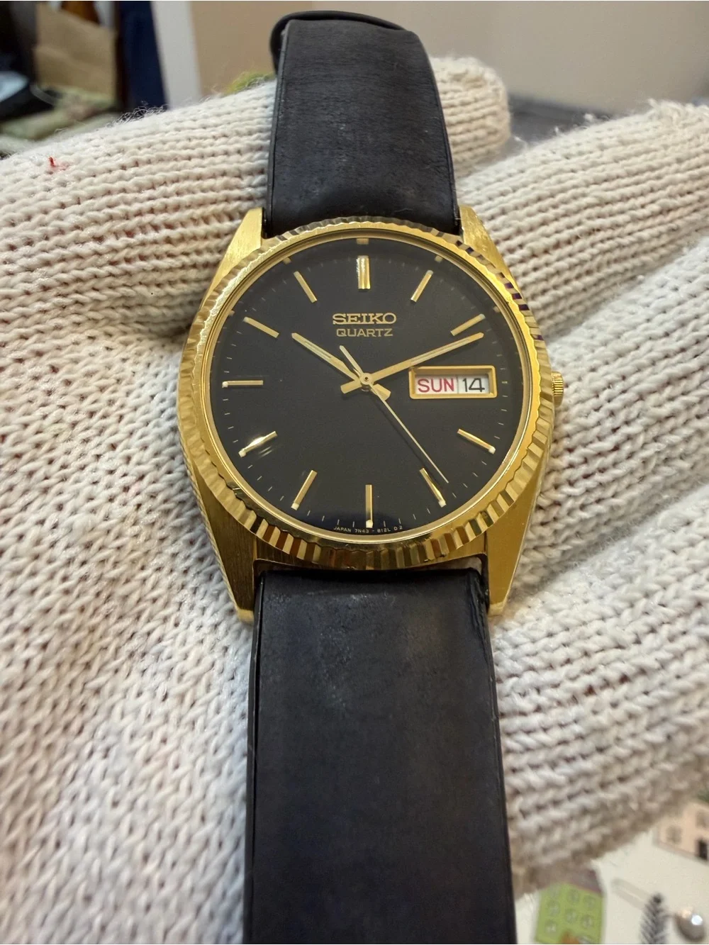 Vintage Seiko 7N43-8A10 Gold Tone Day Date Men Quartz Dress Watch